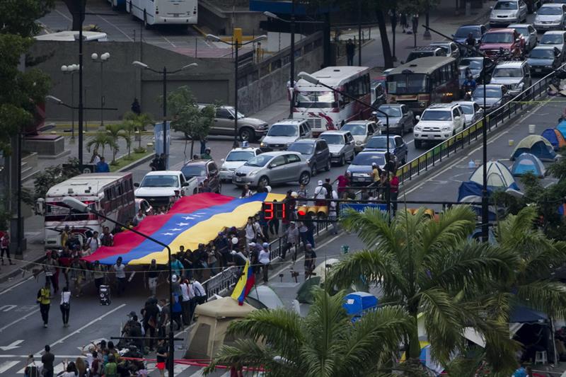 Venezuela: oficialismo y oposición no renunciarán a sus principios