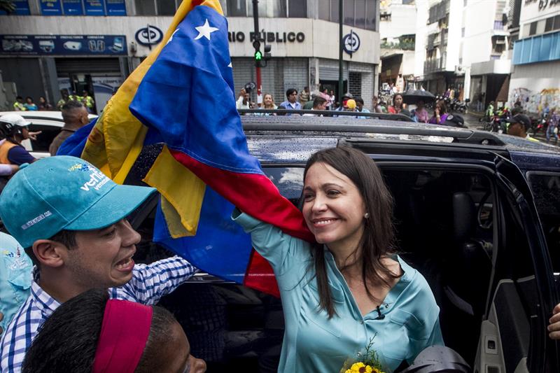 Machado queda en libertad tras ser acusada de conspirar contra Maduro