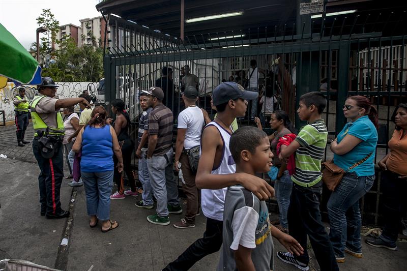 Capriles advierte que al pueblo venezolano &quot;se le agota la paciencia&quot;