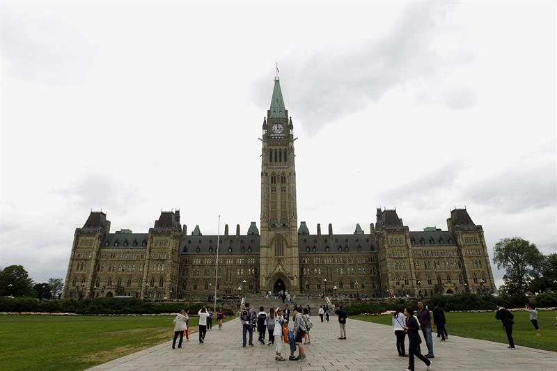 Tiroteo en el Parlamento de Canadá acabó con la muerte de dos personas
