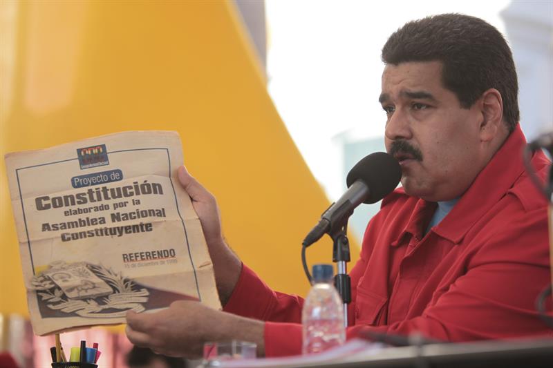Maduro agradece &quot;lealtad&quot; a las FF.AA. y les dice que está &quot;prohibido&quot; fallar