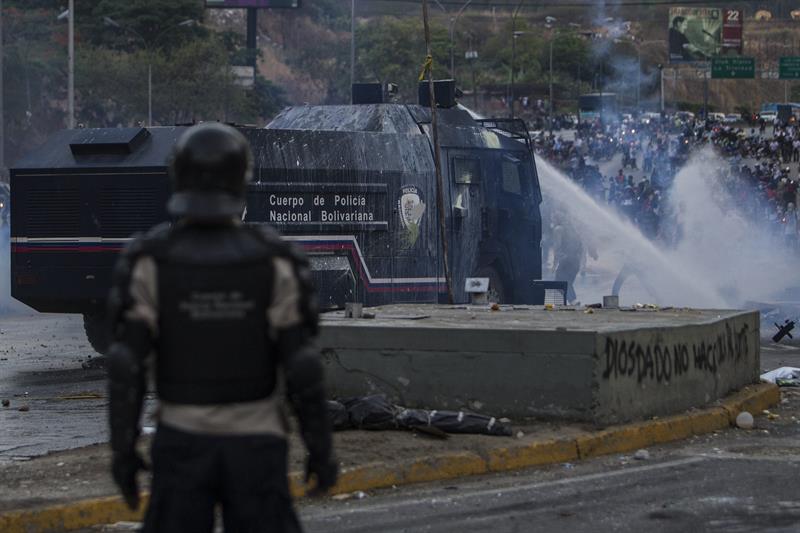 Supremo venezolano dice que marchas opositoras requieren autorización
