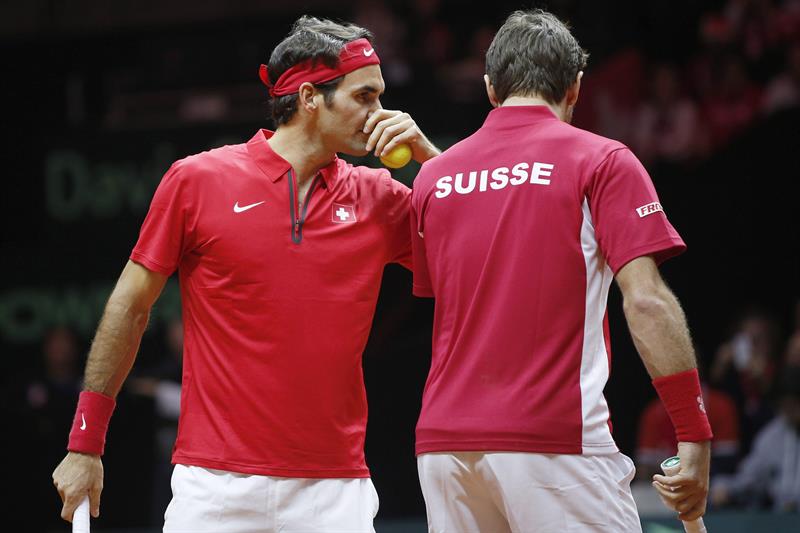 Suiza se adelanta 2-1 a Francia con triunfo en el dobles