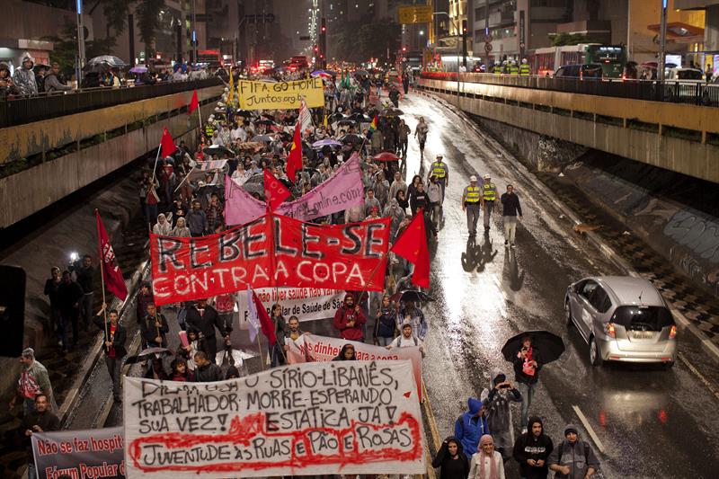 54 detenidos y varios destrozos en Sao Paulo tras protestas contra el Mundial