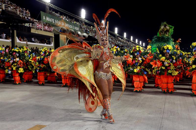 Las escuelas de samba aceleran el ritmo del carnaval de Brasil