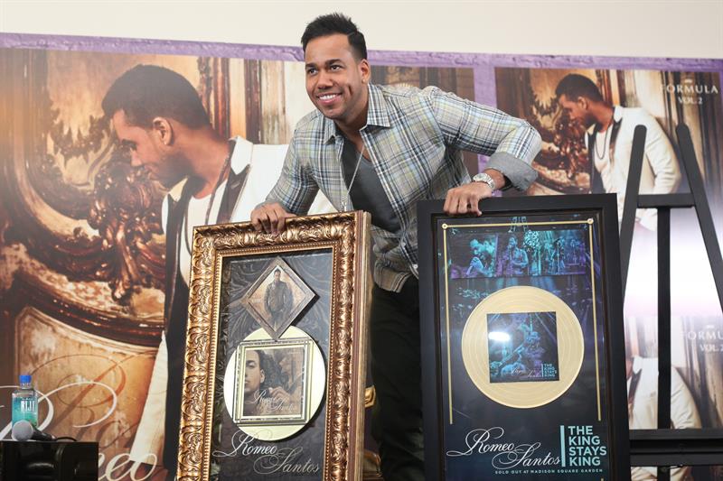 Romeo Santos debuta en el primer puesto de los Latin Albums de Billboard