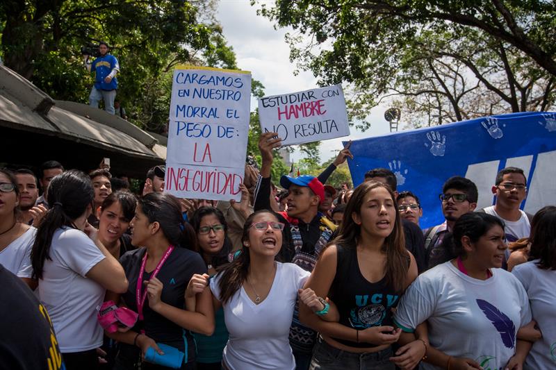 Venezuela: universitarios protestaron por crisis presupuestaria