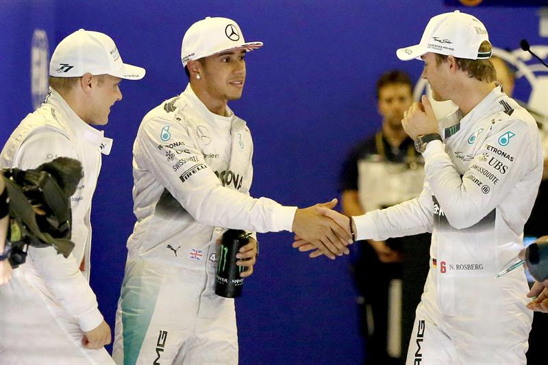 Rosberg gana la &#039;pole&#039; y Hamilton saldrá segundo en el GP de Abu Dabi