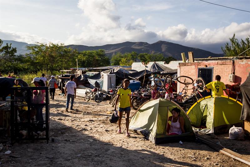 Colombia informará en la OEA &quot;maltrato&quot; de Venezuela a inmigrantes en la frontera