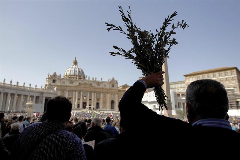 Francisco abre los ritos de su primera Semana Santa como papa