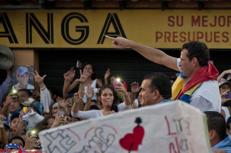 La campaña de Capriles en el feudo de Chávez
