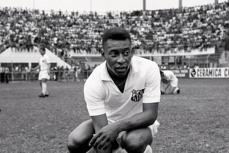 El Santos usará una corona en su uniforme para homenajear a Pelé