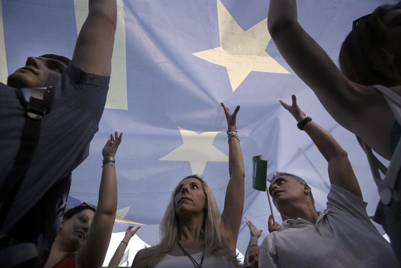 Grecia afronta el referéndum tras breve campaña marcada por la polarización