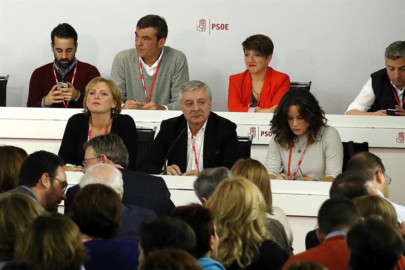 El PSOE se abstendrá a favor de Rajoy y evitará terceras elecciones