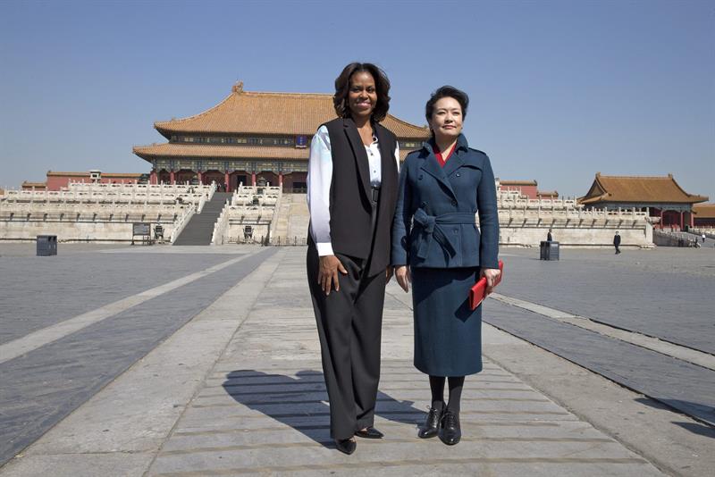 Michelle Obama visita la Ciudad Prohibida con la primera dama de China