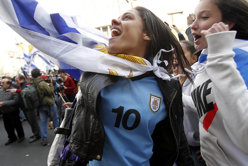 Uruguay estalla de alegría con su épico pase a octavos de final