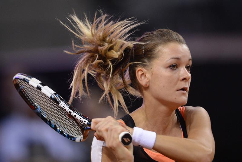 Sharapova y Radwanska buscarán un puesto en semifinales de Stuttgart