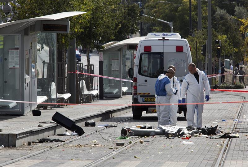 (VIDEO) Terrorista generó pánico al atropellar a 14 personas en Jerusalén