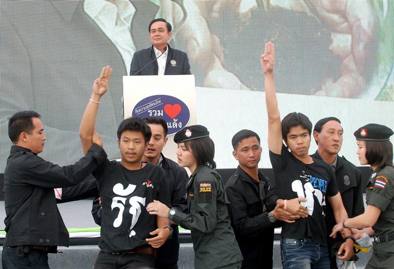 Protesta inspirada en &quot;Hunger Games&quot; deja 5 detenidos en Tailandia