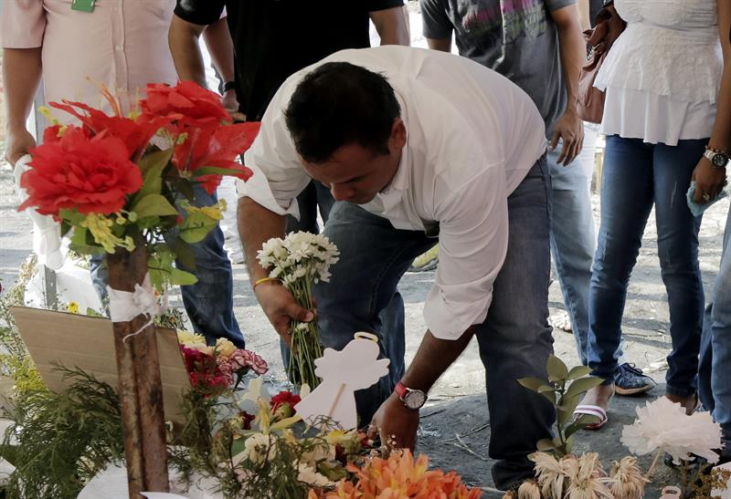 Hoy se entierra a los 33 niños que fallecieron en bus incendiado en Colombia