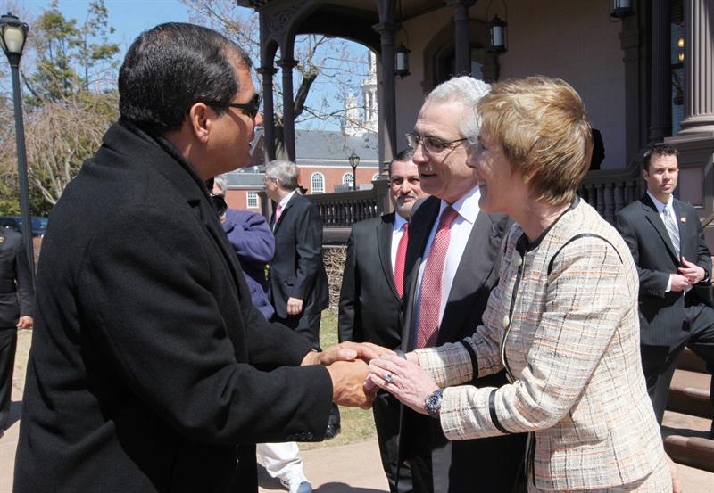 Correa visita Yale y dicta una conferencia en New Haven