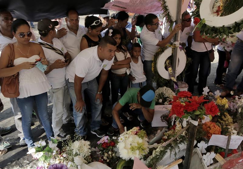Hoy se entierra a los 33 niños que fallecieron en bus incendiado en Colombia