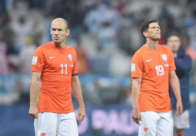 Robben: &quot;decepcionado con la derrota, pero salimos con la cabeza erguida&quot;