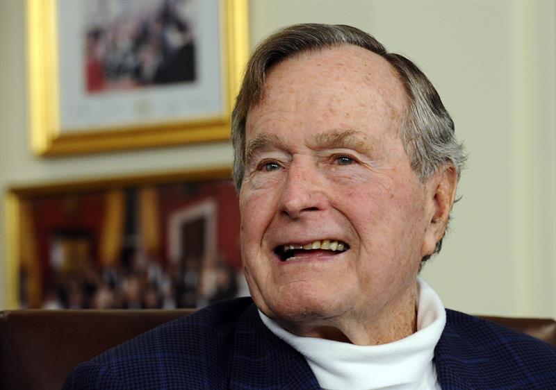 Hospitalizan al expresidente George H. W. Bush en Houston