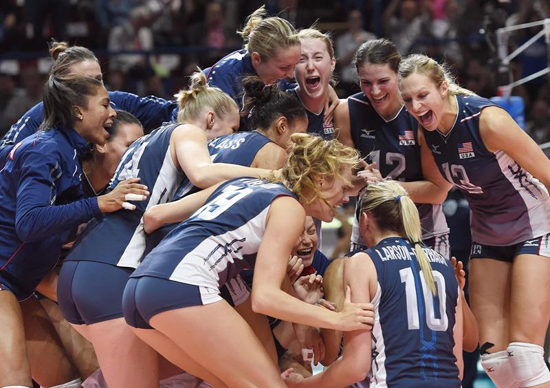 EE.UU. sorprende a Brasil y pasa a la final del Mundial femenino de voleibol