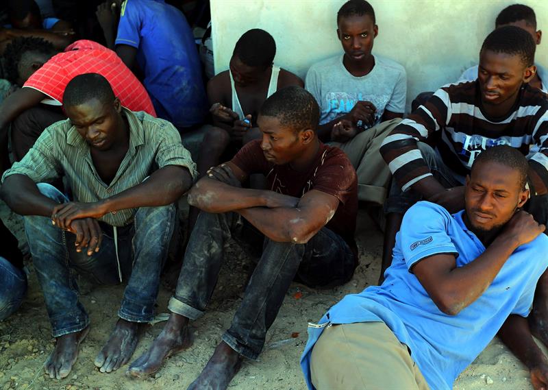 Egipto acusa a una &quot;mafia&quot; del naufragio de un barco con casi 500 migrantes