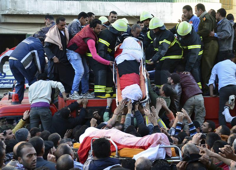 Al menos 13 muertos en atentado contra dependencias policiales en Egipto