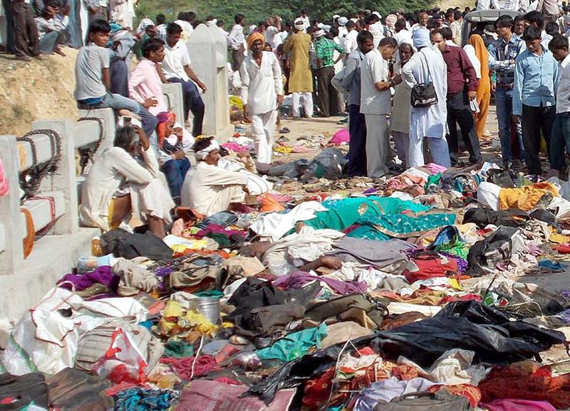 Estampida causa la muerte de al menos 85 peregrinos en la India