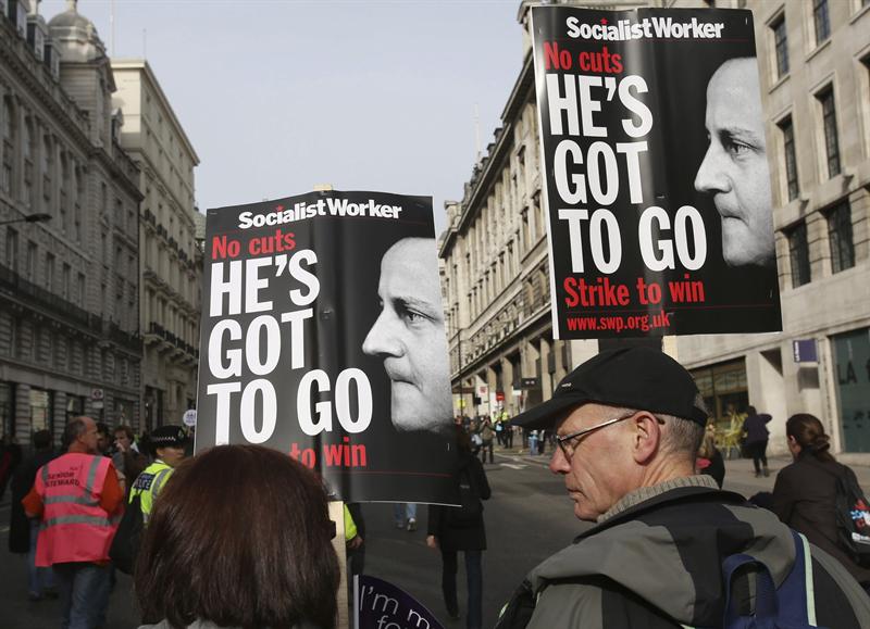 Más de 100 mil personas protestan en Londres contra los recortes