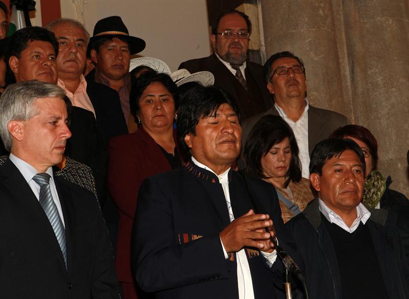 Una decena de gobernantes asistirán al funeral de Chávez, según canciller