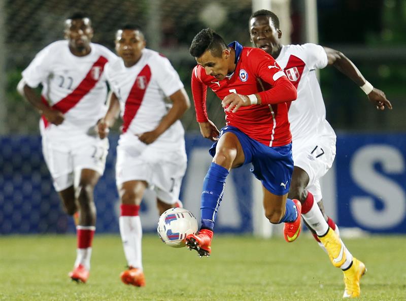 Chile goleó 3-0 a Perú en el &#039;Clásico del Pacífico&#039;