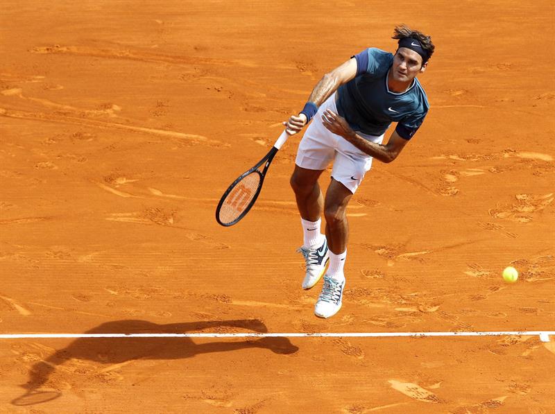 Federer arrolla a Rosol y jugará en cuartos con Tsonga en Montecarlo