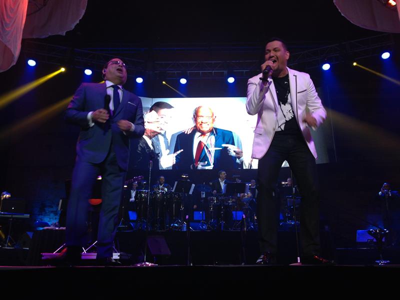Gilberto Santa Rosa y Víctor Manuelle recuerdan a Cheo Feliciano en concierto
