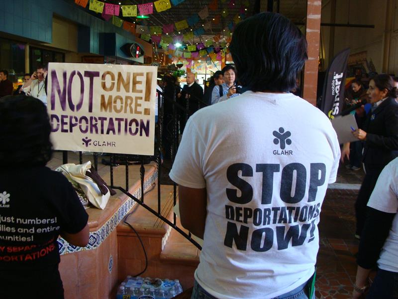 Inmigrantes en EEUU salen a las calles para reclamar un alto a deportaciones