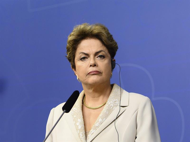 Rousseff desmiente relación de su gobierno con escándalo corrupción