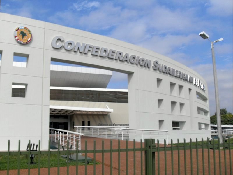Presidente paraguayo pide derogar inmunidad de la Conmebol