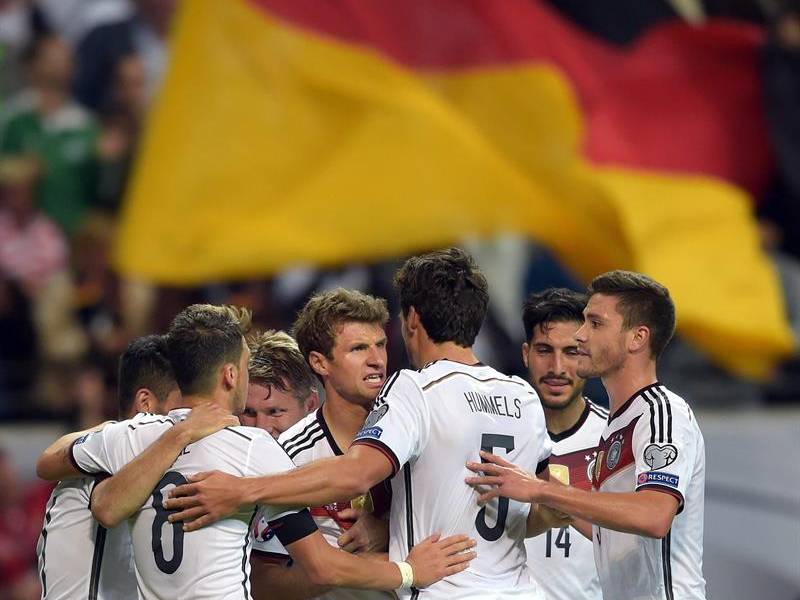 Müller y Götze le dan a Alemania el liderato del grupo