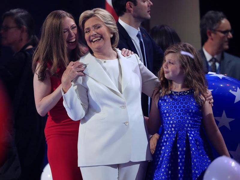 Chelsea Clinton: &quot;Mi madre nunca olvida por quién está luchando&quot;