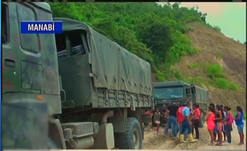 La ayuda humanitaria tarda en llegar a poblados alejados de Manabí