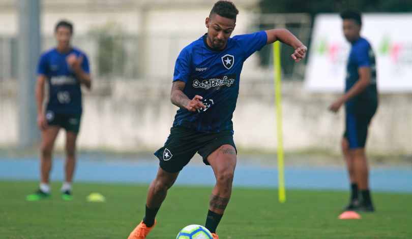 Jugador de Botafogo sufre dos infartos en un entrenamiento