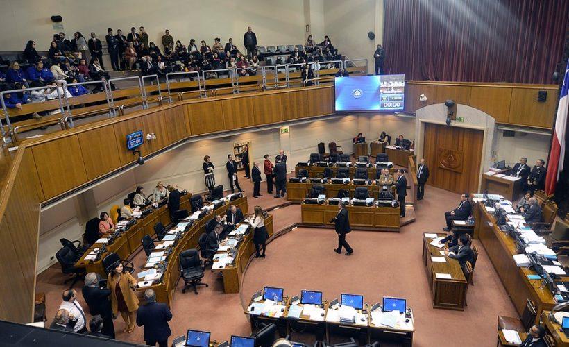 Senado chileno aprueba ley para despenalizar aborto terapéutico y por violación