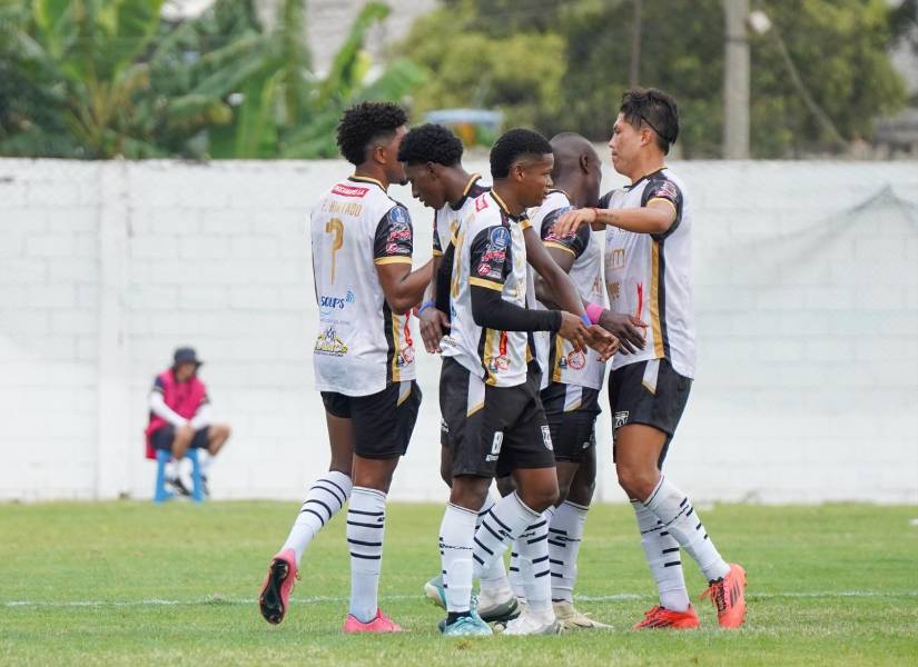 Astillero FC igualó 1-1 con Cuenca Juniors en el Ascenso Nacional. Astillero FC igualó 1-1 con Cuenca Juniors en el Ascenso Nacional.