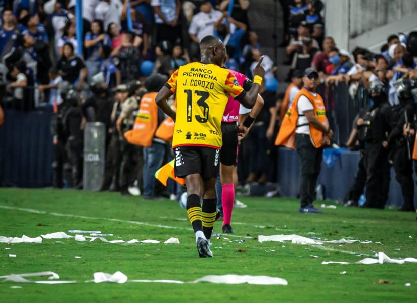 Janner Corrozo festejando su gol en el Clásico del Astillero.
