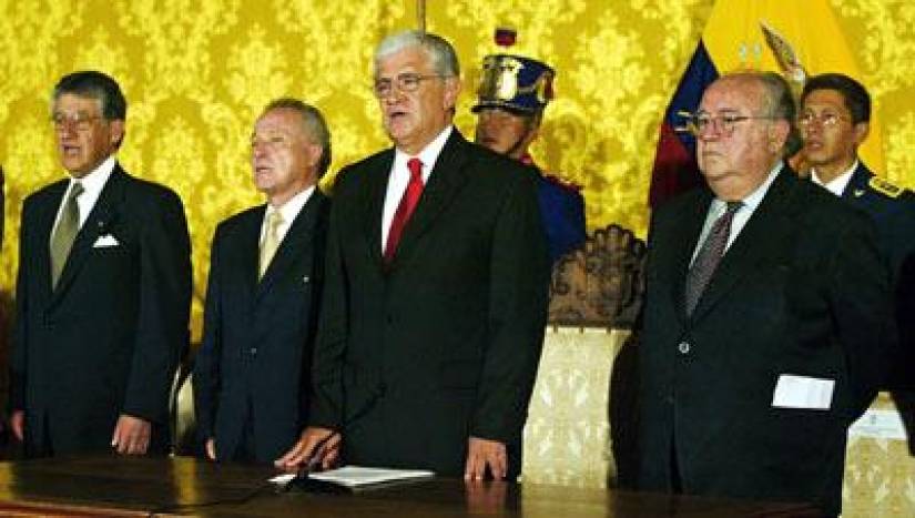 Presidente Alfredo Palacio en reunión de gabinete en 2006