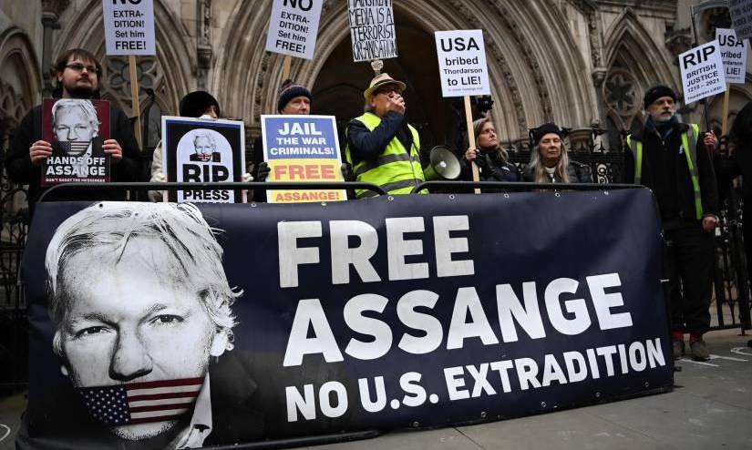 Amigos, abogados y ativistas piden que Assange no sea extraditado a EE.UU.
