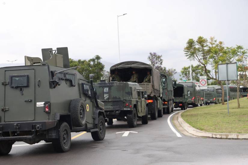 Personal militar arribó el viernes 10 de octubre a Quito para reforzar la seguridad ante posibles protestas. Personal militar arribó el viernes 10 de octubre a Quito para reforzar la seguridad ante posibles protestas.